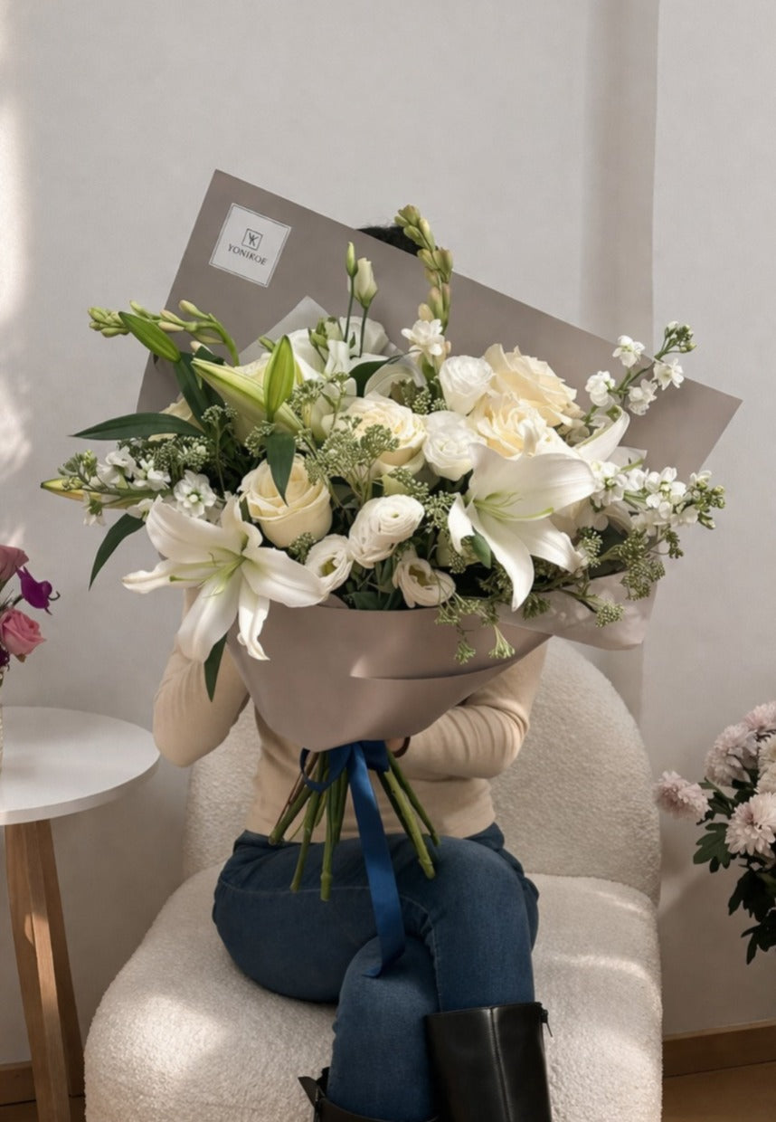Perle Lilium — Ramo Grande de Lirios y Rosas Blancas