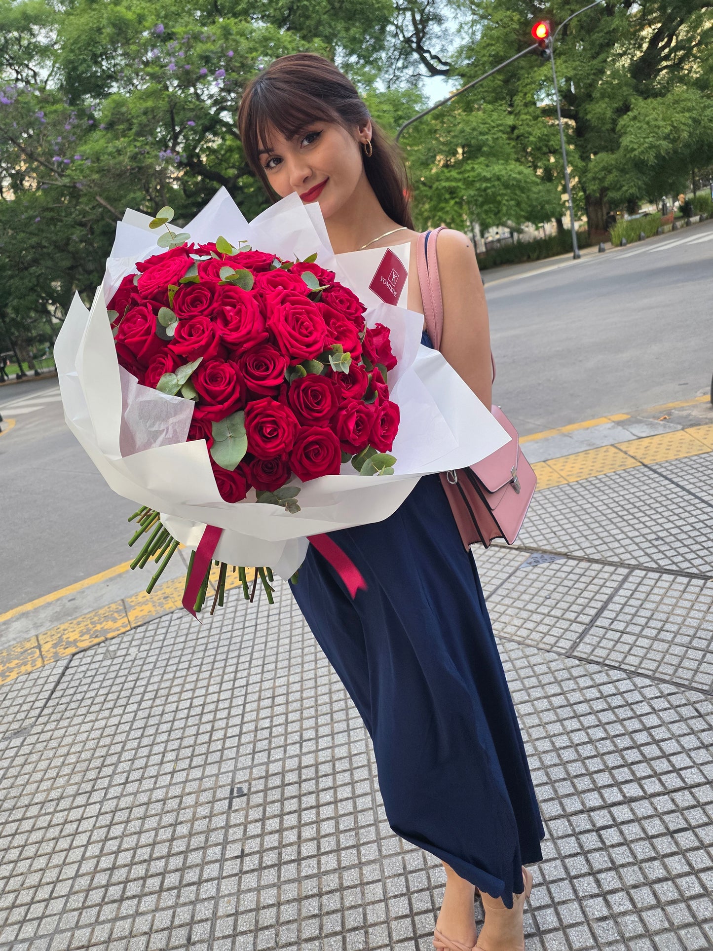 Bouquet Carmesí Clasico x50 rosas XL